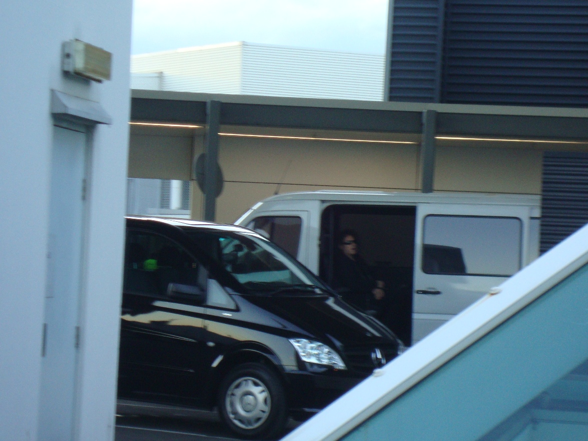 Robert leaving Sydney Airport.jpg