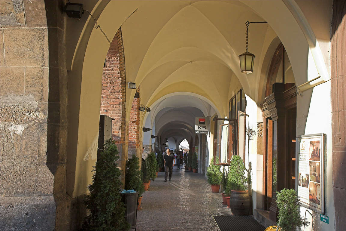 Arch Arcade