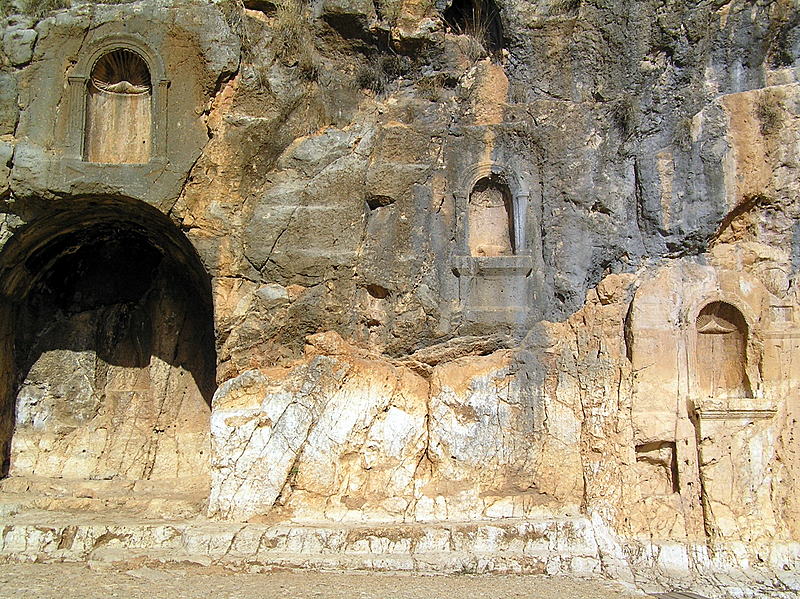 3 niches banias.JPG