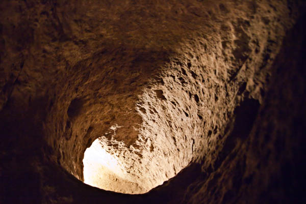 Passage to lower stage