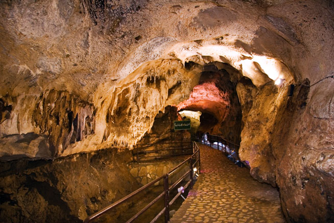  Quri Qaleh ( Ghoori Ghaleh ) Cave
