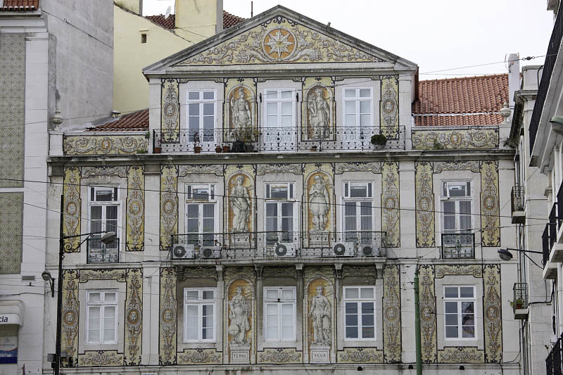 Building at Trindade Square