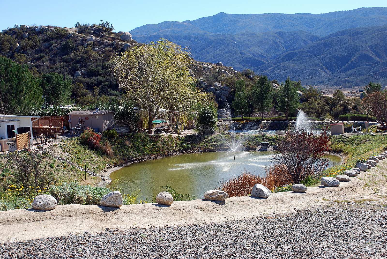 IMAGINE SITTING IN THE SHADE ON YOUR PATIO WITH COOL DESERT BREEZES,  BLUE SKIES, NO BUGS AND A VIEW LIKE THIS !!!!