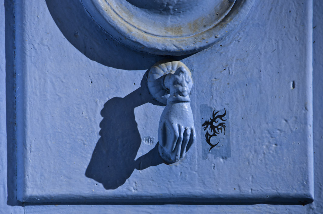 <B>Knocker and Dragon</B> <BR><FONT SIZE=2>Sousse, Tunisia - 2008</FONT>