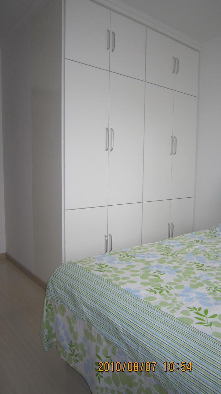 guest room closet.JPG