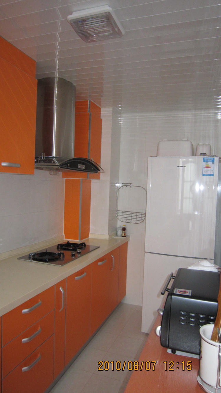 kitchen 2.JPG