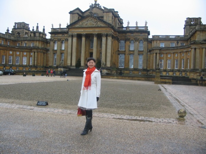 palace front scene.JPG
