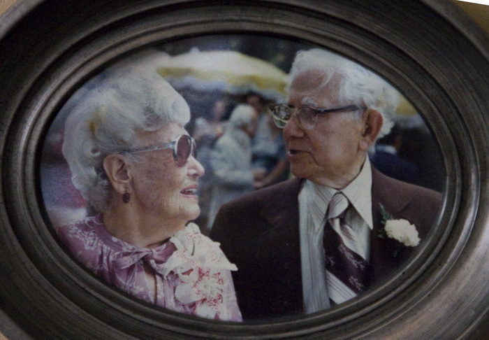 W- nanny @age 85 and poppy @age 92 in he 1977.jpg