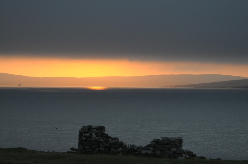 DSC_964 sunset over Yell pbase.jpg