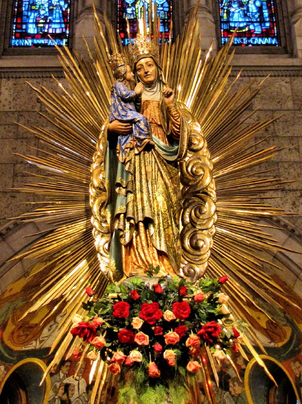 Basilique de Ste-Anne de Beaupr - Statue de Ste-Anne
