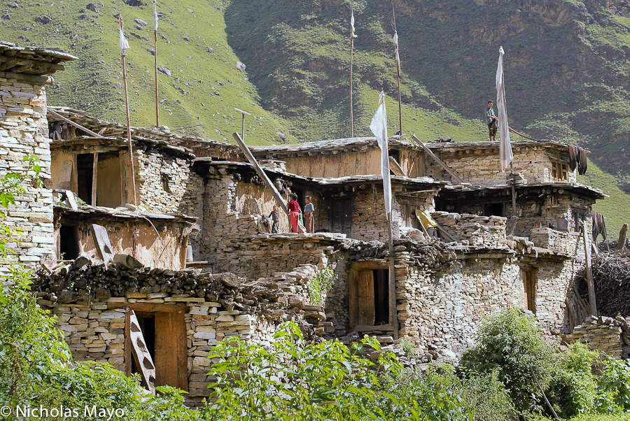 Nepal (Dolpo) - Children At Ladder