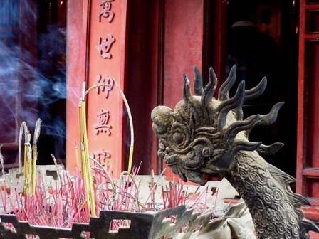 Dragon fumeur dencens