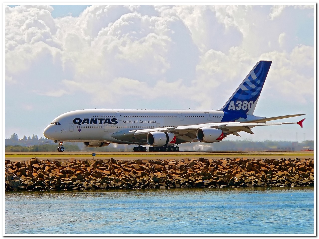 Airbus A380 - QANTAS Livery First Landing