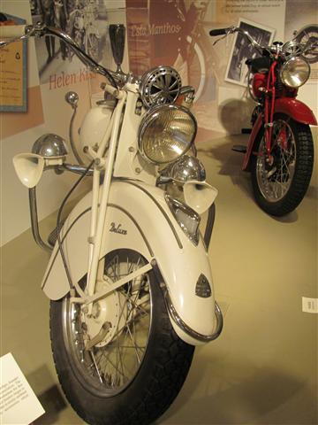 victoria graduation museum 078 (Small).JPG
