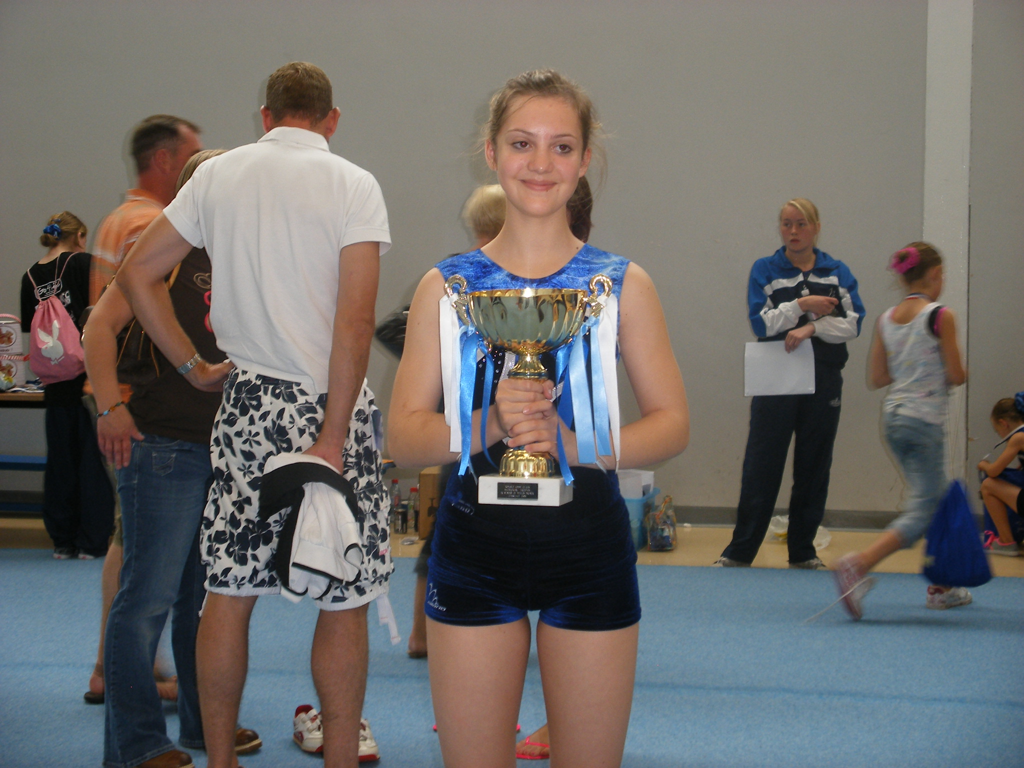 Charlotte Patch Memorial trophy 2009.JPG