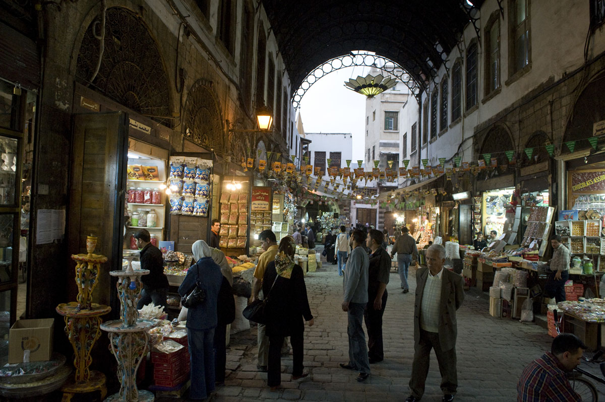 Damascus Suq al-Bazuriye (Spices Bazaar) 0448.jpg