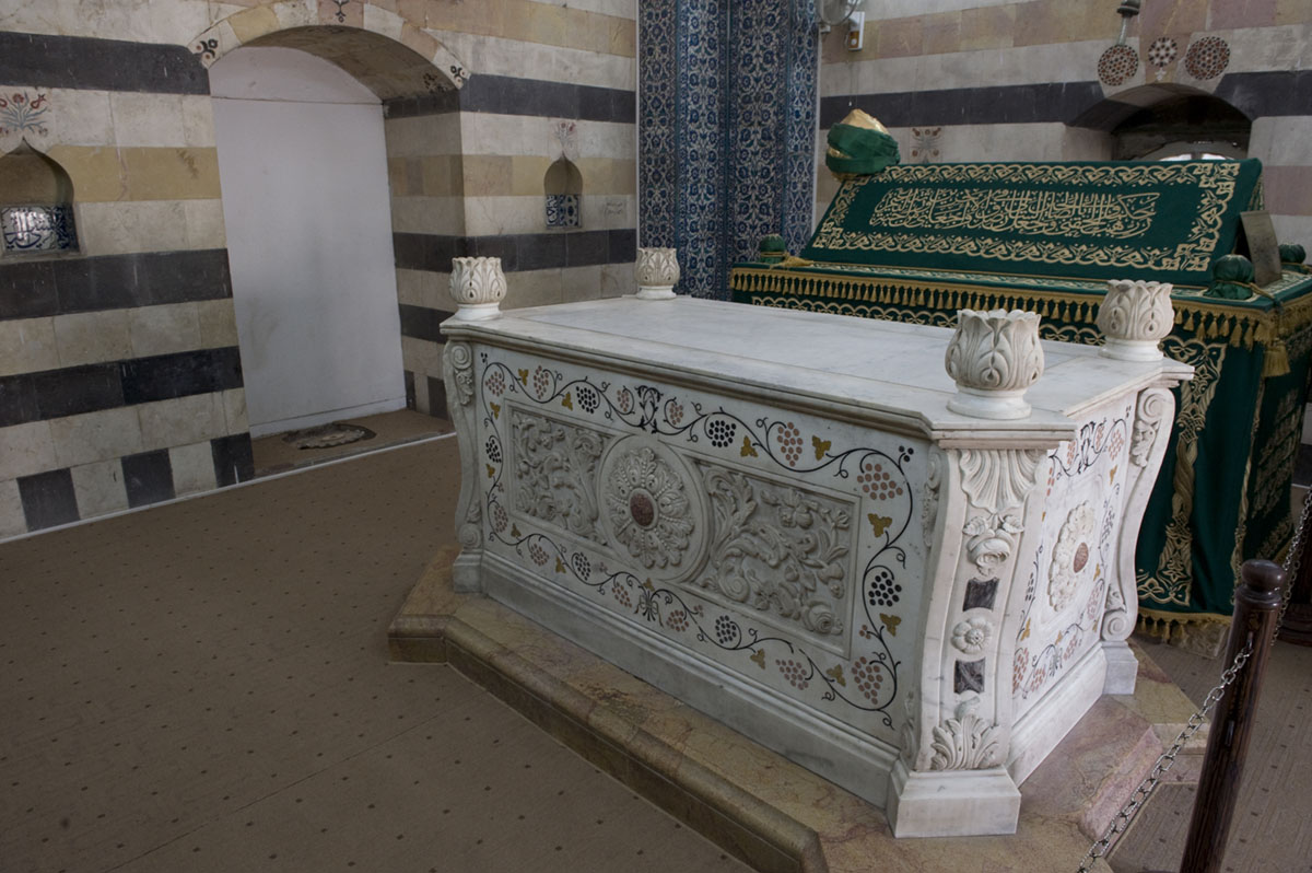 Damascus Tomb of Sultan Saladin 8144.jpg