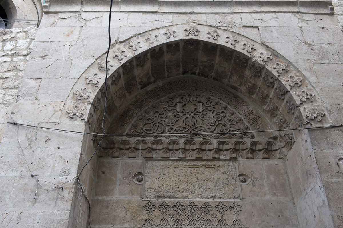Aleppo decoration above entrance 9744.jpg