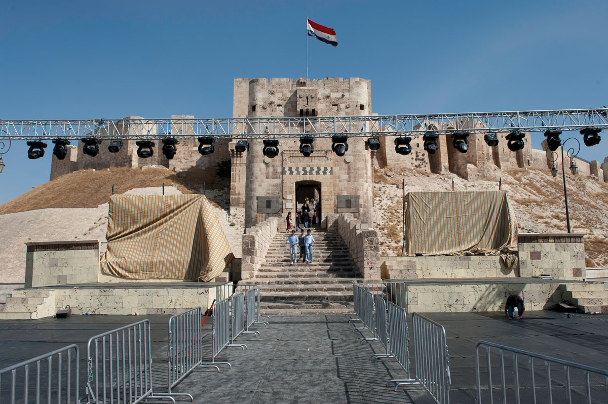 Aleppo Citadel september 2010 9930.jpg