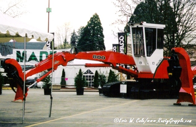 Madill 800 Heel Boom Loader