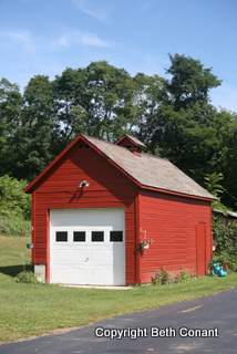 The Mueller's backyard is very colorful!