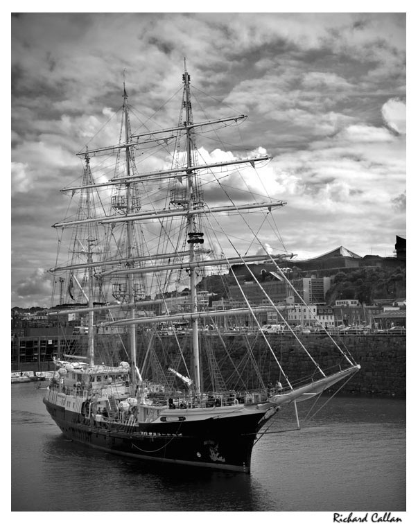 The Tenacious leaving harbour