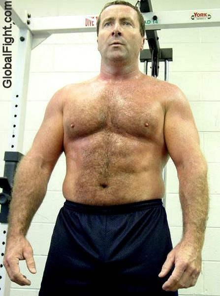 shorts gym bulging crotch.jpg