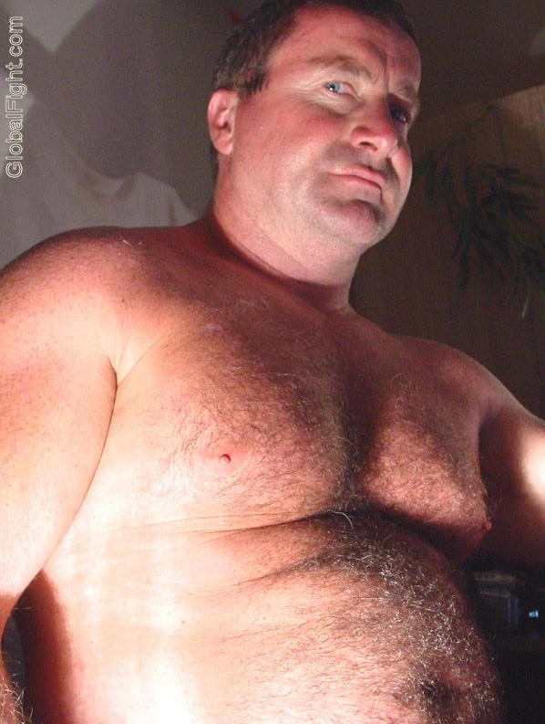 hotdadbigpecs.jpg