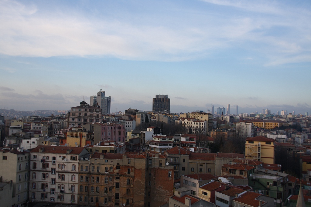 Benneth and Beatris 095.jpg Istanbul view on top of Galata Kulesi(Tower)