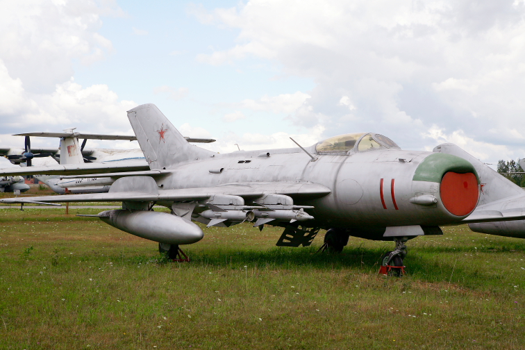 Mikoyan-Gurevich MiG-19PM.JPG