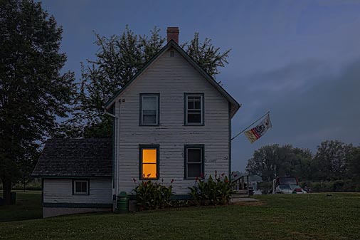 Lockmasters House In First Light 20031