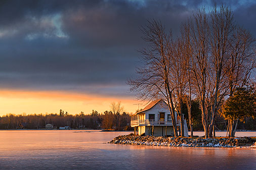 House On A Point At Sunrise 32130