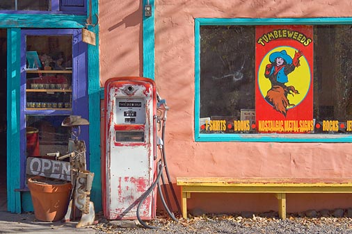 Old Gas Pump 72431