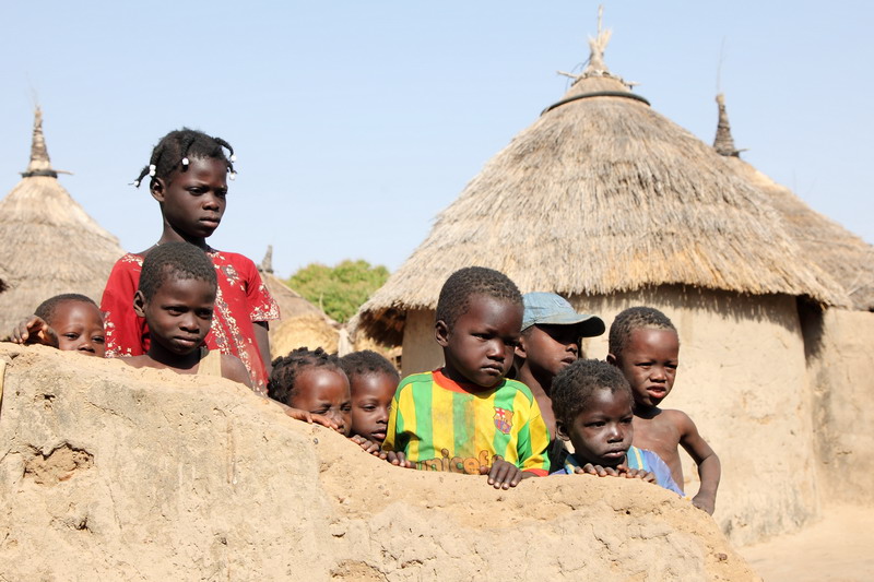 Que regardent ces enfants ?