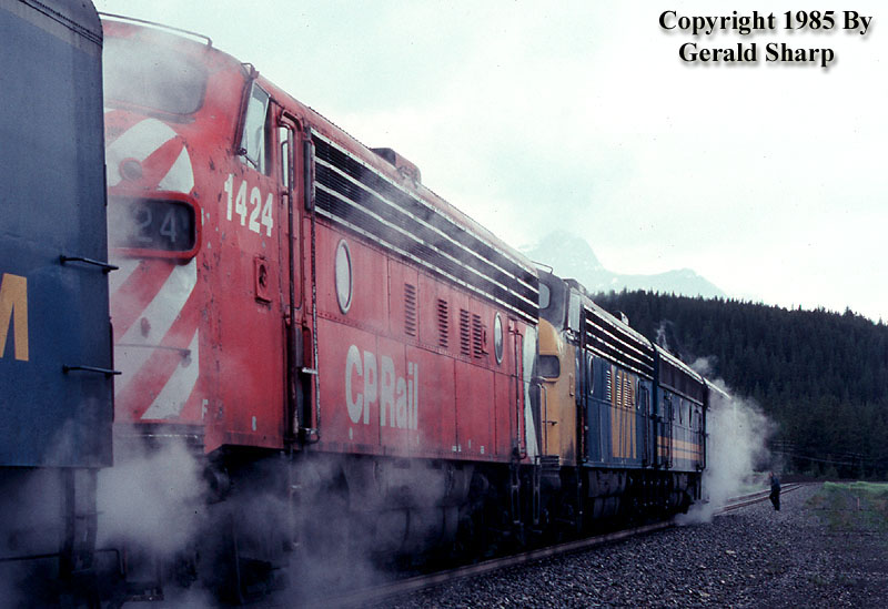 via1408_at_lake_louise2.jpg