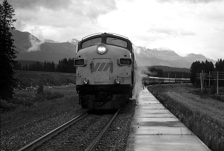 via1408_at_lake_louise4.jpg