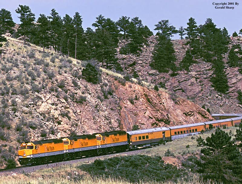 ski_train_242_at_tunnel_1.jpg