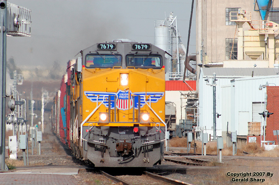 up7679_south_at_greeley.jpg