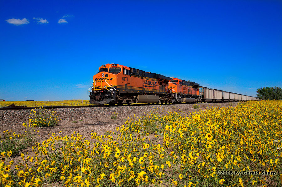bnsf6171west_at_east_roggen.jpg