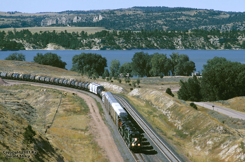 bnsf7852east_at_guernsey_canyon.jpg