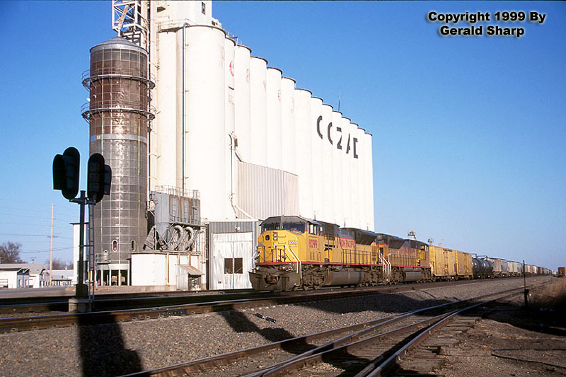 up8099_at_cozad.jpg