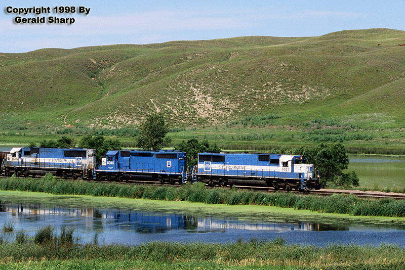 emd9021_at_whitman2.jpg