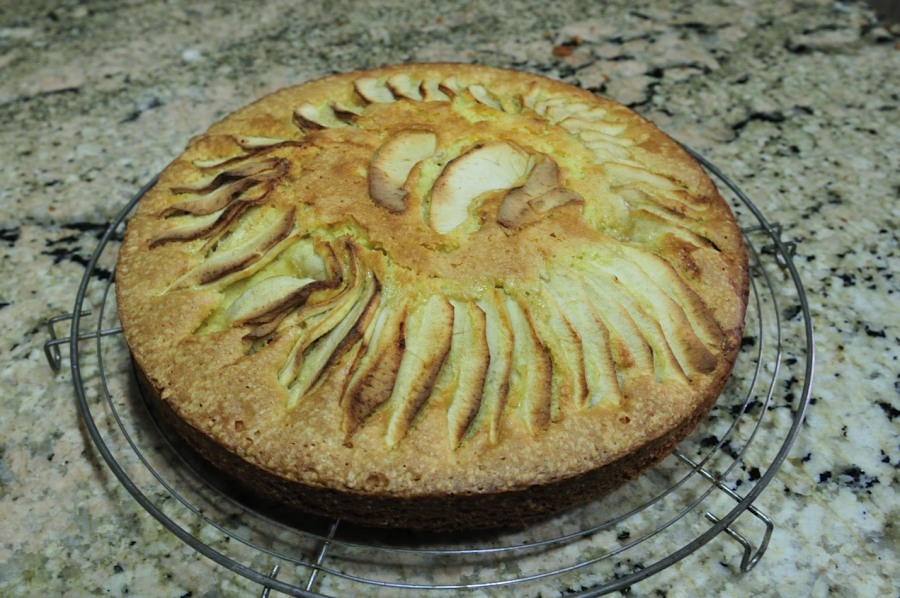 20120418-Selfmade Applecake.JPG