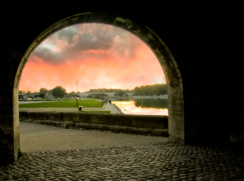 There are other bridges in Avignon!