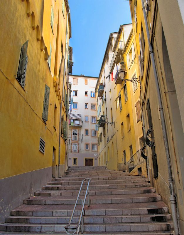 Group tourists dont climb upstairs, visitors do...