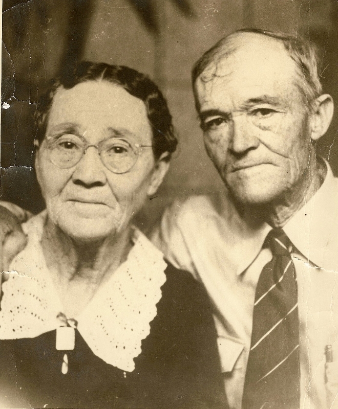 Lou Emma Wrey Roberson & Jim Mills, half brother circa 1940