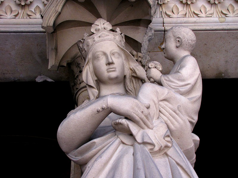 la reine vierge et l'enfant