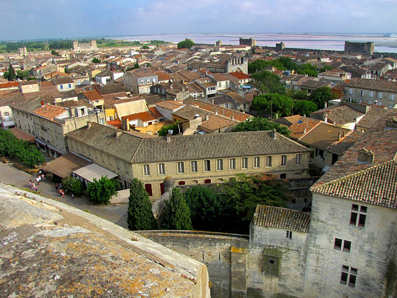 vue d'ensemble de la ville emmure