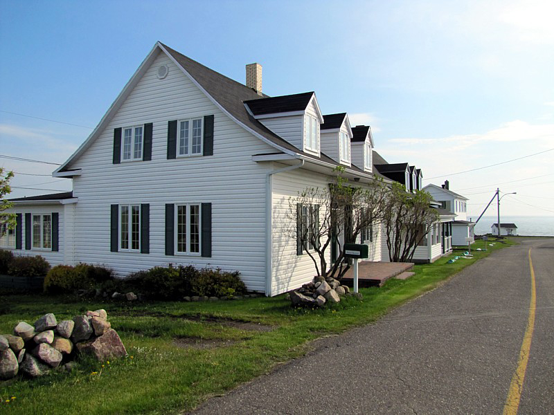 les petites maisons blanches de la presqu'ile