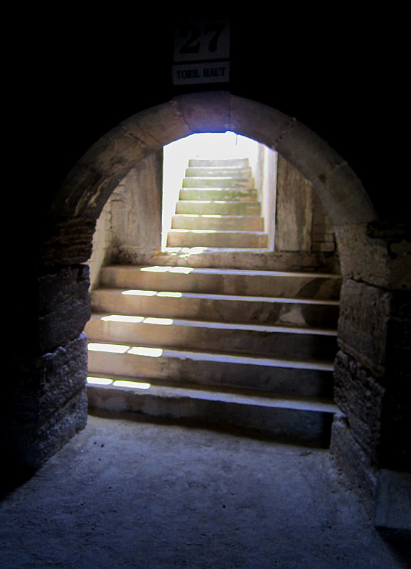 la lumire au bout de l'escalier